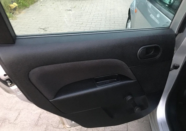 Ford Fiesta cena 9900 przebieg: 206950, rok produkcji 2007 z Włoszczowa małe 301